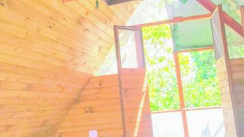 Cabin, 3 Bedrooms, Smoking, Balcony