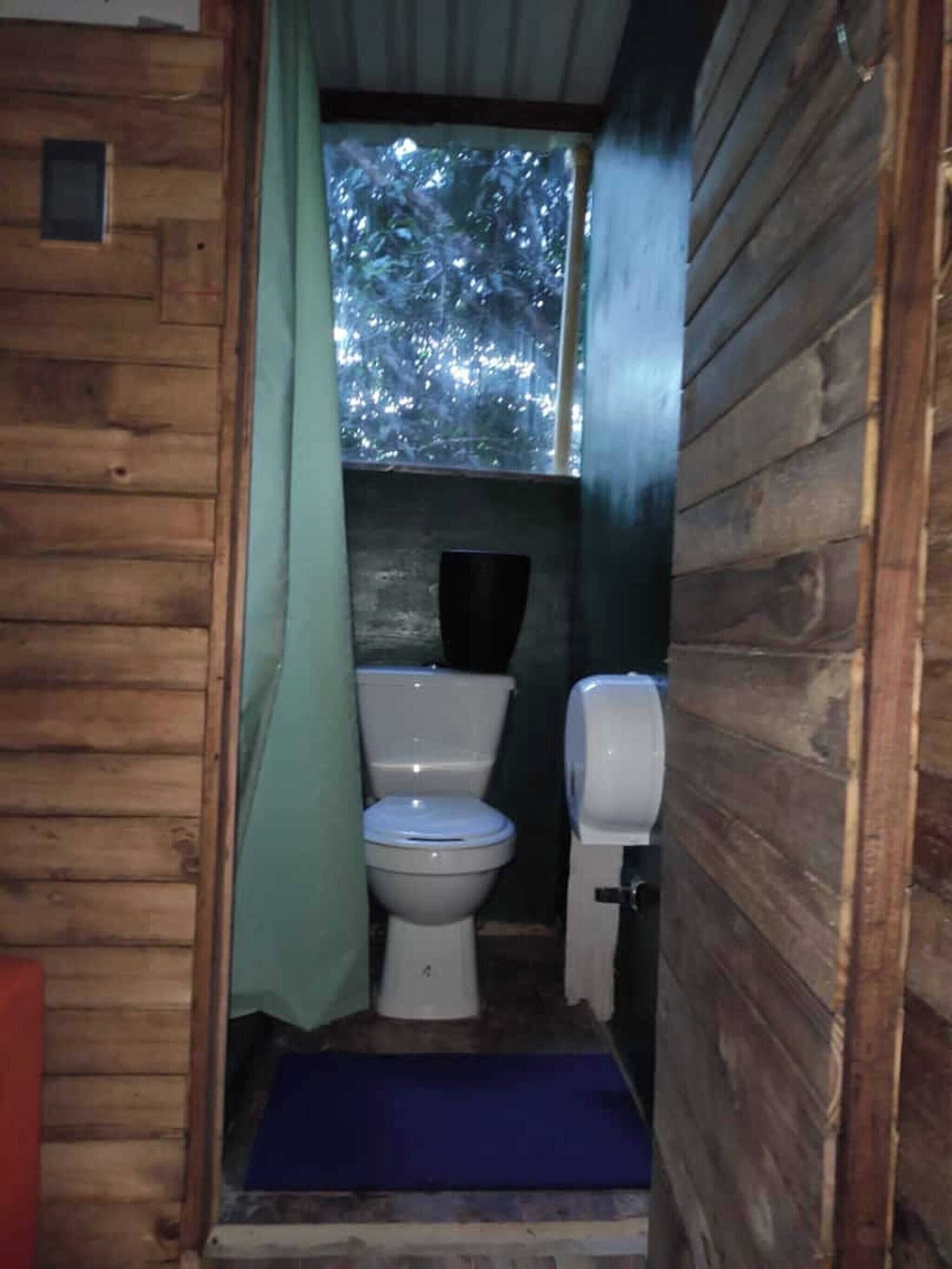 Cabin, 3 Bedrooms, Smoking, Balcony | Bathroom