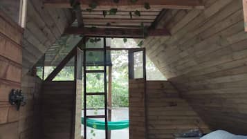 Cabin, 3 Bedrooms, Smoking, Balcony | 3 bedrooms