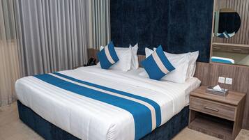 Junior Suite, 1 King Bed, Kitchen