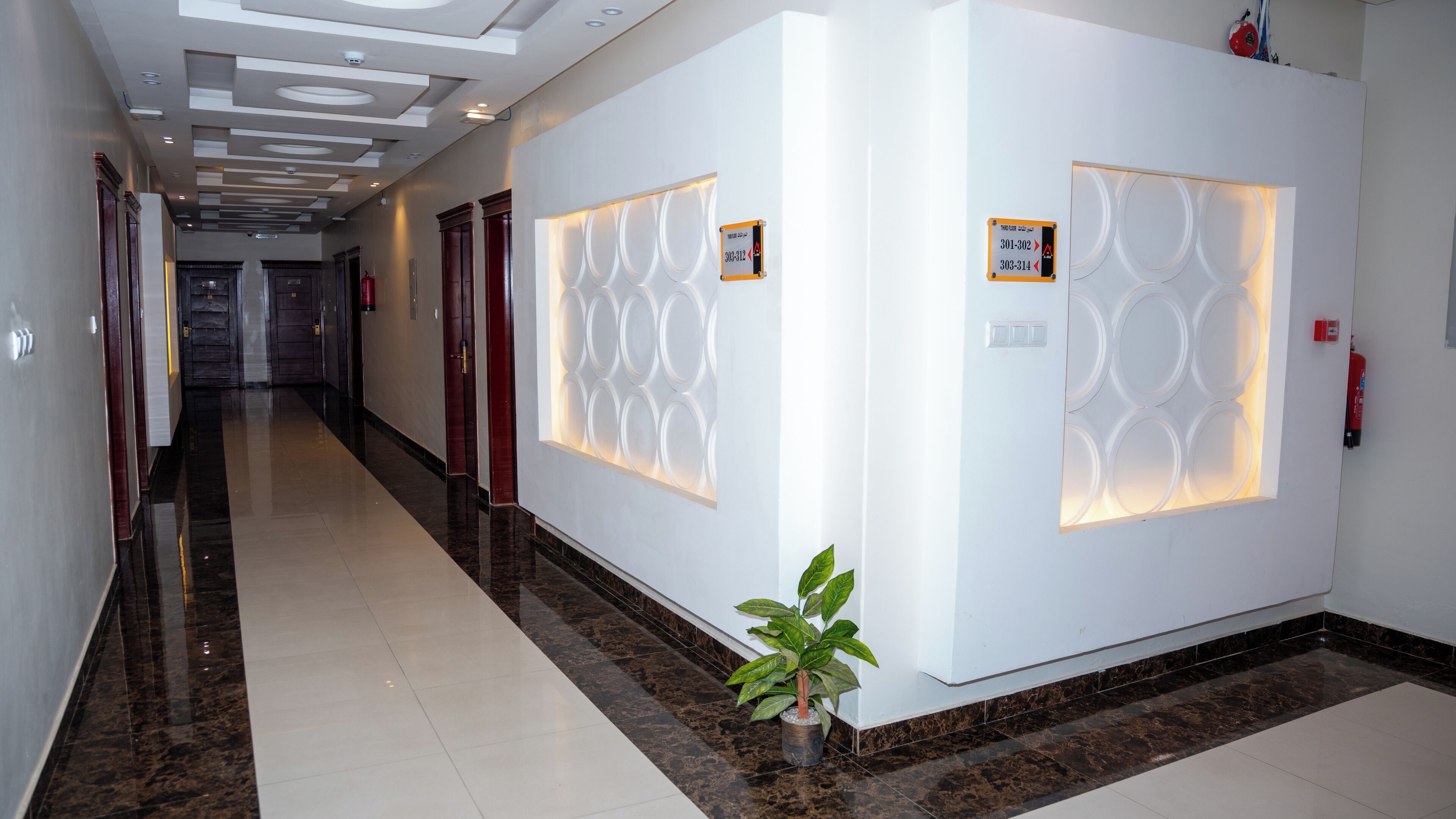 Junior Suite, 1 King Bed, Kitchen | Interior