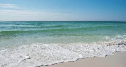 Modern Townhouse Near Dwntwn, 8 min to PNS-Beach