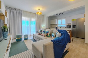 Deluxe Apartment, 2 Bedrooms, Partial Sea View | Living area - Tracadero Lodge PH C7 - 2 Hab Apto (Dominicus)