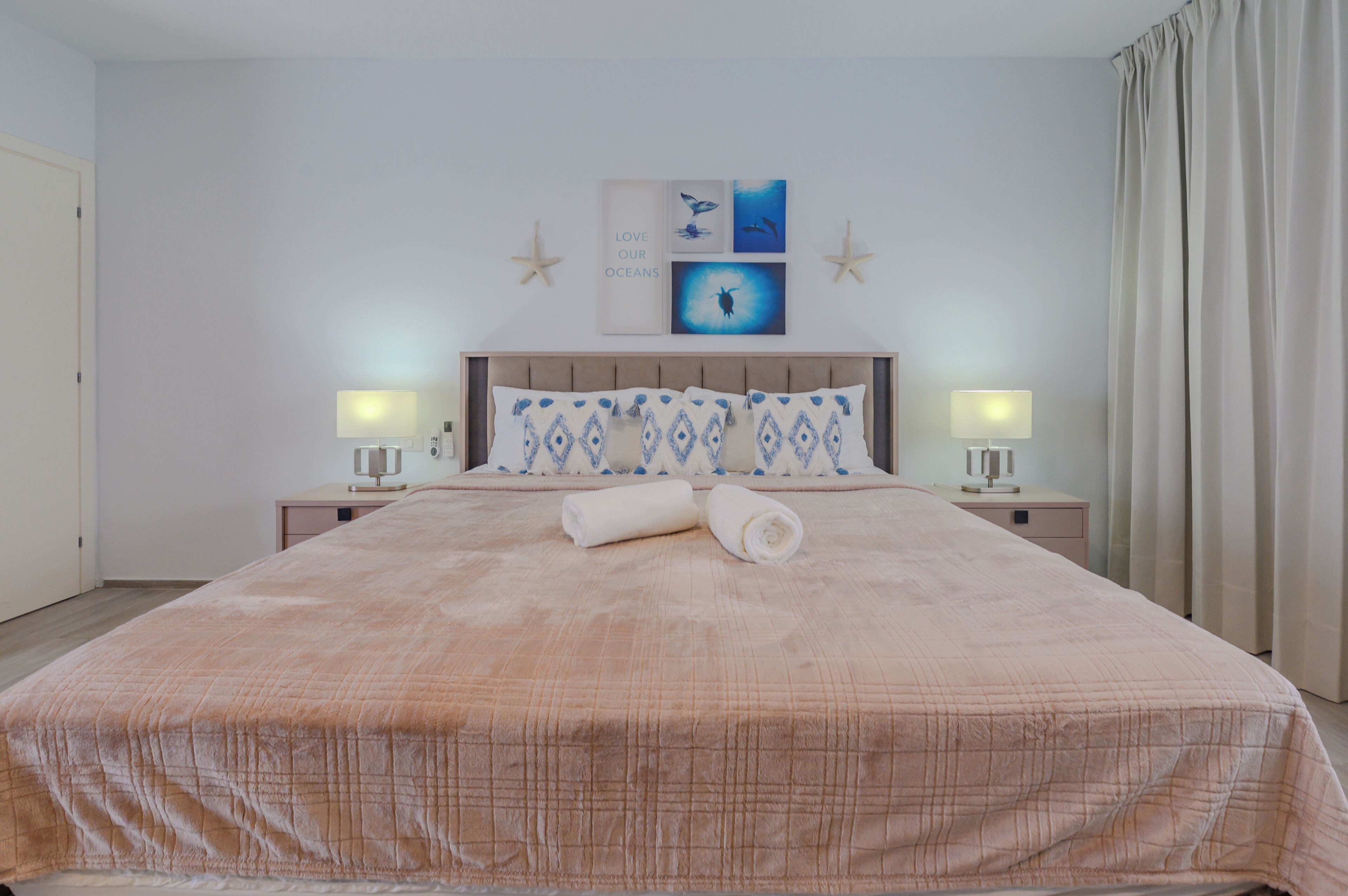 Deluxe Apartment, 2 Bedrooms, Partial Sea View