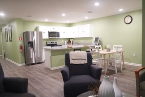 Unclassified image, 4 of 10, button