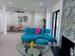 Interior - Gorgeous Splash Pad, 3-bedroom house with AC in sunny Palm Springs (Palm Springs)