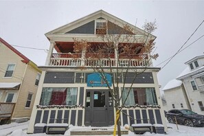 Exterior - Cozy Retreat - Unit 1 - Close to Smuggs, Stowe, Jay (Johnson)