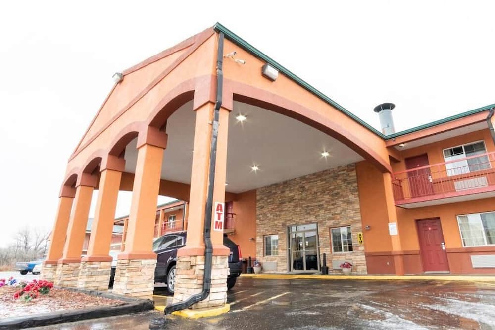 Budget Host Inn - Ottawa County