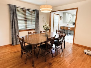 Dining - Skyline Estate – Sunrise to Sunset (Searcy)