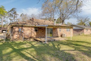 Exterior - Close to St. Francis, ULM, META-pet friendly King Bed, plenty of parking space. (Monroe)