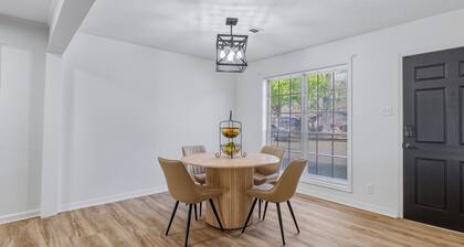 Close to St. Francis, ULM, META-pet friendly King Bed, plenty of parking space.