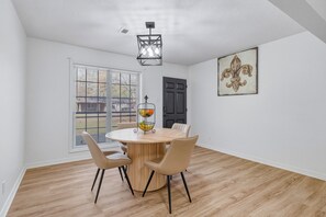 Dining - Close to St. Francis, ULM, META-pet friendly King Bed, plenty of parking space. (Monroe)