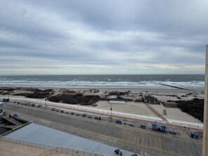 Beach - Beautiful, Updated Oceanfront Condo with Pool (North Wildwood)