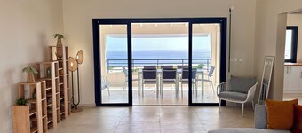 Villa Framboisiers facing the sea