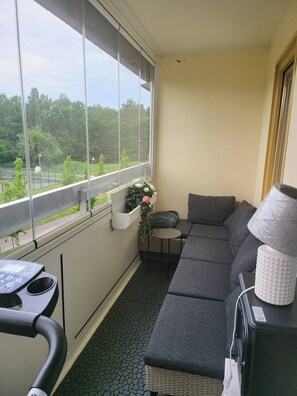 ห้องพักรวม, 2 ห้องนอน, ระเบียง | ระเบียง