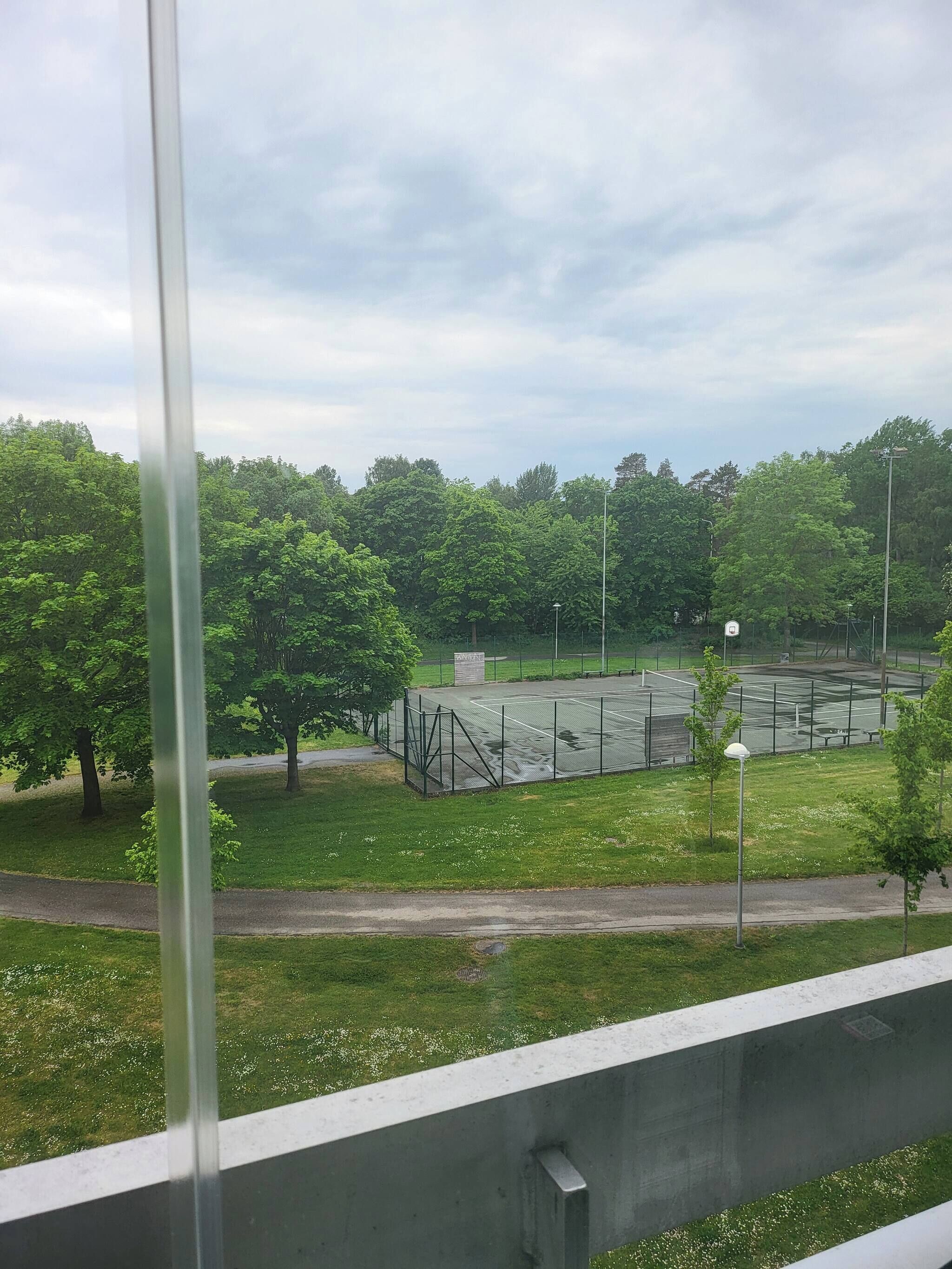 Dortoir Partagé, 2 chambres, balcon | Terrain de sport