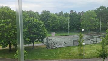 Dortoir Partagé, 2 chambres, balcon | Terrain de sport