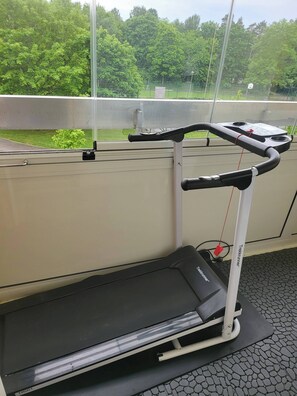 Gemeinsamer Schlafsaal, 2 Schlafzimmer, Balkon | Fitnessbereich