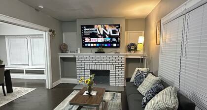 Peaceful 2-bedroom house with AC in welcoming Cleveland