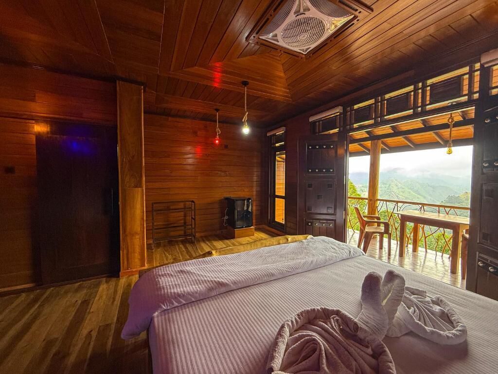 舒適三人房, 陽台, 山景