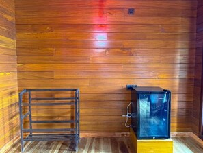 Comfort driepersoonskamer, balkon, uitzicht op bergen | Interieur