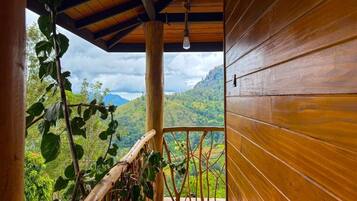 Doppia Deluxe, balcone, vista montagna | Parco della struttura