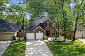 Exterior - Spacious 4BR Woodlands Home | Pet Friendly | ~40 Min to NRG Stadium World Cup (Conroe)