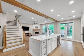Interior - Spacious 4BR Woodlands Home | Pet Friendly | ~40 Min to NRG Stadium World Cup (Conroe)