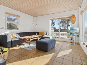 TV, fireplace - "Adde" - 150m from the sea by Interhome (Aakirkeby)