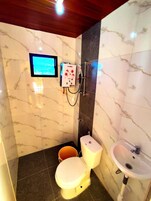 Family Villa, Balcony, Mountain View | Bathroom