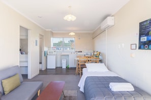 Standard Apartment, Multiple Beds | Desk, free WiFi, bed sheets