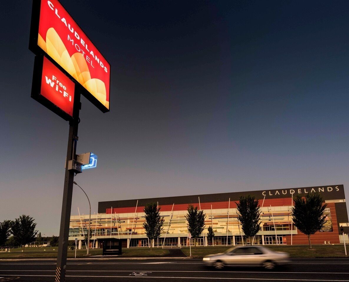 المنشأة من الخارج