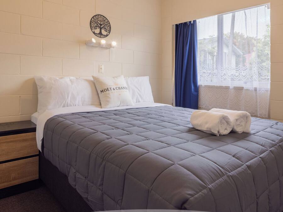 Family Suite | Free WiFi, bed sheets