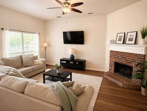 Smart TV, fireplace