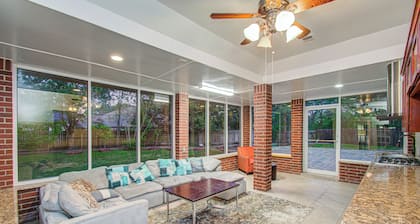 4BR Getaway w/ Patio, BBQ & Private Yard