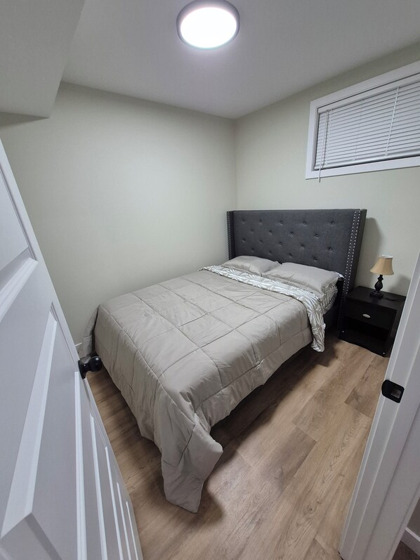 Unclassified image, 1 of 30, button