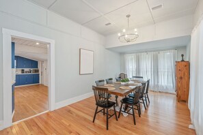 Dining - Downtown Historic District 35 min to 30A (DeFuniak Springs)