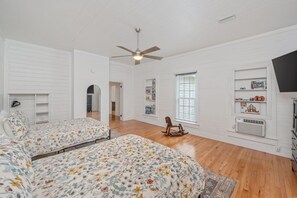 Room - Downtown Historic District 35 min to 30A (DeFuniak Springs)