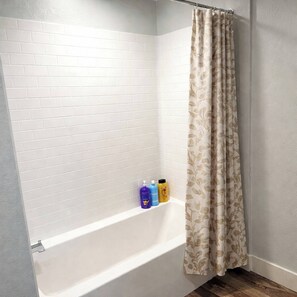 Apartment, 1 Bedroom, Accessible, Balcony | Bathroom - Resort 1BR Oasis Pool Spa Gym Reno Getaway (Reno)
