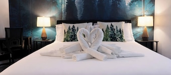 Resort 1BR Oasis Pool Spa Gym Reno Getaway
