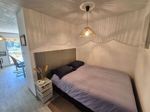 Free WiFi - Studio, sea view, WIFI, A/C, all on foot (ST MANDRIER SUR MER)