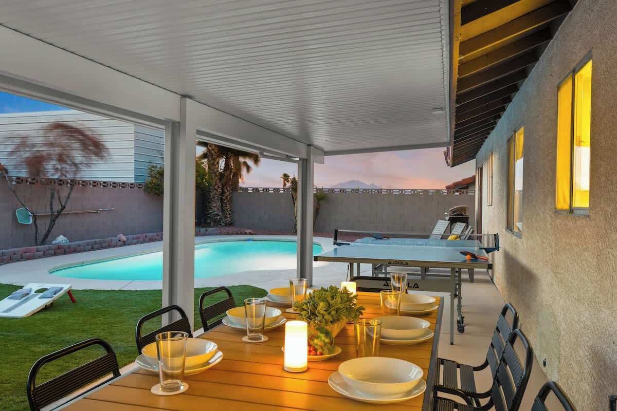 Outdoor dining