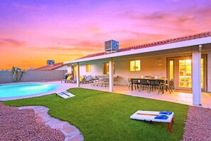 Outdoor dining - Luxury 4BR Retreat with Pool, Arcade, and Games (Henderson)