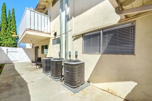 Terrace/patio - 2bd/2bth Nobel Delight, Close To South Coast Plaza (Santa Ana)