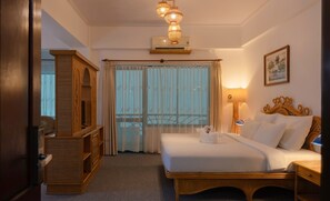 Deluxe Suite - DMC - GREEN  (Nha Trang)