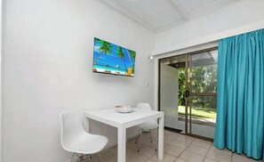Interior - The Hidden Pearl, Magnetic Island (Nelly Bay)