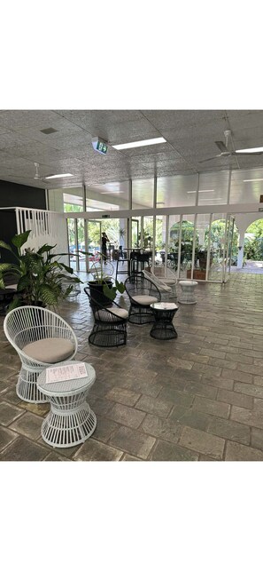 Interior - The Hidden Pearl, Magnetic Island (Nelly Bay)