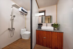 Bathroom - Cat Ba Fishing Village Bay House (Cat Hai)