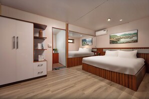 Hypo-allergenic bedding, down duvets, memory-foam beds - Cat Ba Fishing Village Bay House (Cat Hai)