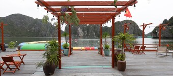 Cat Ba Fishing Village Bay House